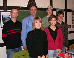 Der Jugendvorstand des HSeV ist wieder komplett. V.l. Erwachsenenbeisitzer Christian Schraut, Landesjugendobmann Reinhard Linke, Jugendsprecherin Ann-Kathrin Dübbers, LJO Stellvertreter Mitja Leipold, Jugendbeisitzerin Eva Deichmann, Jugendbeisitzer Henrik Simon.