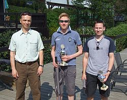 Die Sieger aus Erlangen, links der Vors. des DSCL, Peter Haenzel.