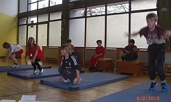Opti-Training im Winter:  vorne von links: Felix Laukhardt, Katharina von Schleinitz, Sebastian Steinmeier, Max Vehling.  Hinten von links: Eric Fischer, Leonard Zacher, Kim Sator.