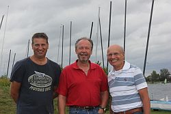 Strahlende Sieger der Cat-Regatta Stefan Hebling Peter Wenzel Herbert Medert (v l n r ).