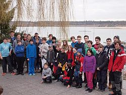 Gruppenfoto der Opti- und 420er-Segler