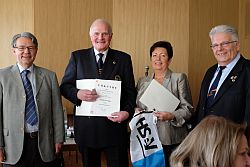 v.li.: Reinhard Fuhr (Präsident HSeV), Dr. Günter Maneck, Renate Maneck, Michael Wagner (Präsident HELM).
