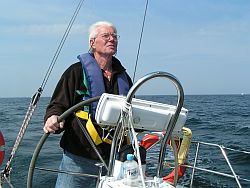 Günter Reinhardt in seinem Element. Teilnahme an der Hessenregatta auf der Ostsee.