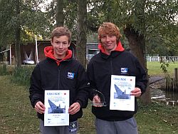 Strahlende Gesichter: v. li.: Maximilian Behrens, Felix Laukhardt