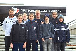 Schlussbild auf derTreppe, mit DSV Logo 