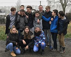 Gruppenfoto im Schiersteiner Hafen.