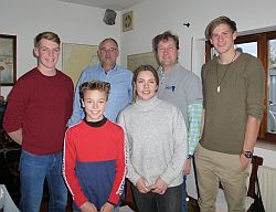 Der Jugendvorstand stellt sich der Arbeit. V.li.: Markus Heinbücher (stellvertretender LJO), Jesper Fleischer (Jugendbeisitzer), Reinhard Linke (LJO), Annka Dübbers (Erwachsenenbeisitzerin), Marcus Pfeiffer (Erwachsenenbeisitzer), Benedikt Walkembach (Jugendsprecher).