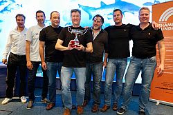 Die Zweitplatzierten. Von links: Veranstalter John Rossbach (Yates Mallorca), Rüdiger Amann WFC, Christian Flemming DSCL, Marcus Pfeiffer WFC, Wettfahrtleiter Carlo Perret (Schweiz), Carsten Stubenrauch WFC, Jens Wiegand WFC.