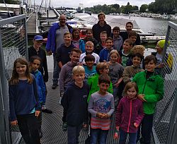 Die Trainingsgruppe vor dem Schiersteiner Hafen.